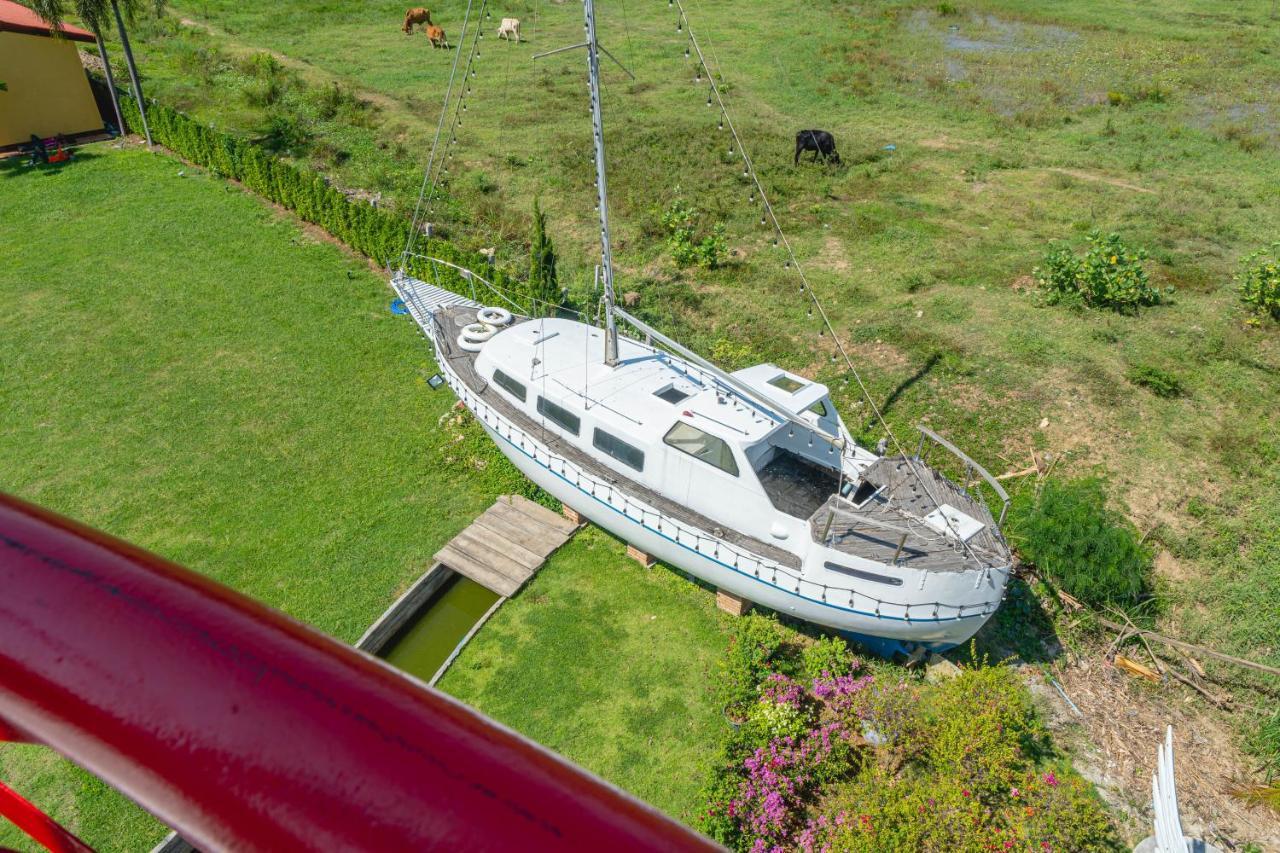 Apinya Resort Bangsarey Ban Tao Than Exterior photo